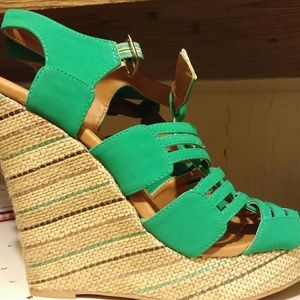 Sz 9 Deb wedges